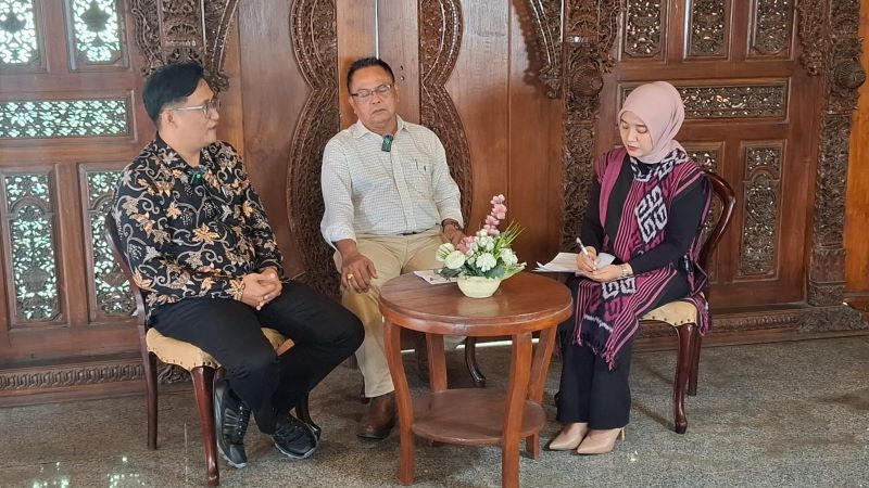 ALAT KONTROL: Sekretaris Komisi C DPRD DIY Koeswanto dan Pengelola Pengadaan Barang dan Jasa Pertama Biro Pengadaan Barang dan Jasa (PBJ) Setda DIY Dwi Hendri Cahyadi menjadi narasumber dalam podcast