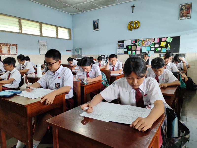 KONDUSIF: Para siswa SD Tarakanita Bumijo saat mengikuti proses pembelajaran di sekolah.