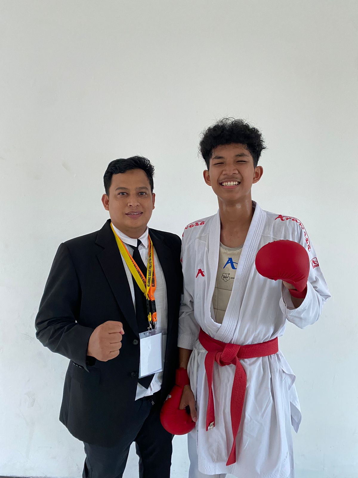 Dua karateka andalan DIJ Akhtar Holden Rezvan Asar dan Nathaniel Abimanyu.  &nbsp;