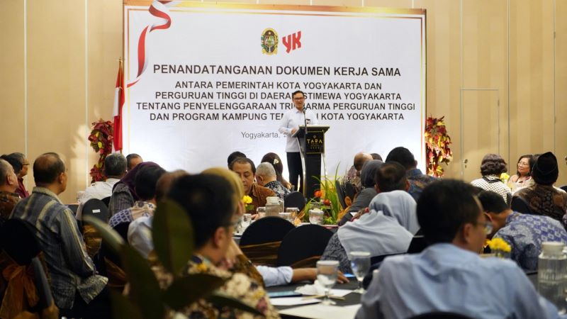 TEKEN MOU: Sesi pertemuan dan penandatanganan kerja sama antara UMY dengan Pemkot Jogja terkait implementasi kampung tematik.