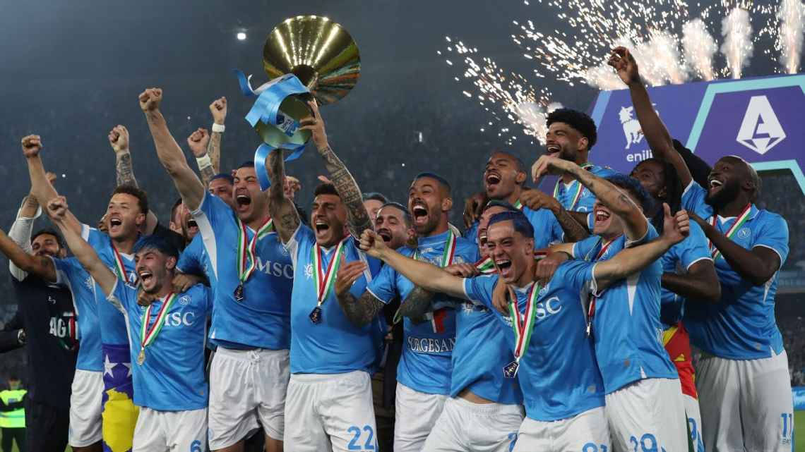 Napoli memastikan gelar juara Serie A/ scudetto usai kalahkan Cagliari