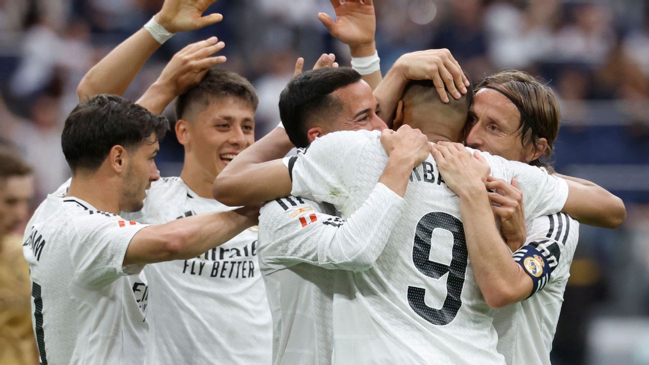 Pemain Real Madrid rayakan gol yang dicetak Kylian Mbappe dalam laga terakhir Luka Modric dan Carlo Ancelotti di Bernabeu
