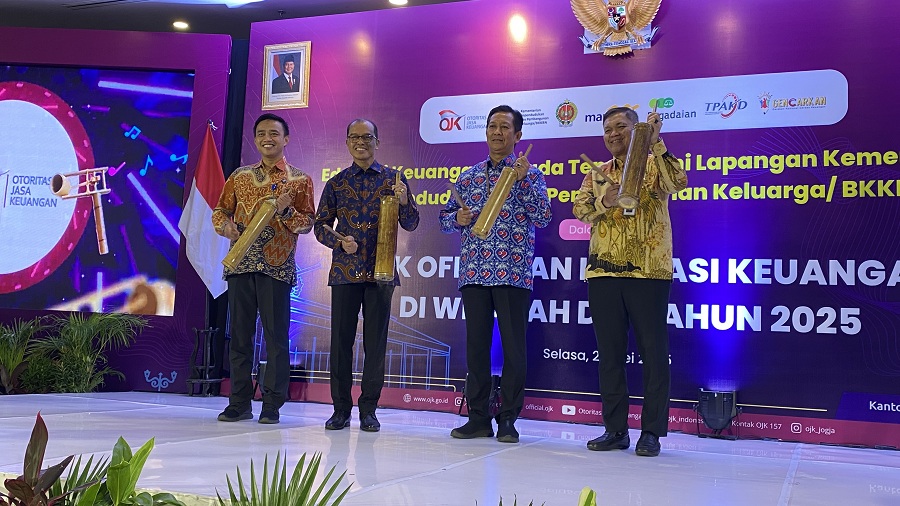 SEREMONI: Kick Off Literasi Keuangan DIJ di Hotel Grand Keisha, Jalan Gejayan, Kaliwatu, Condongcatur, Depok, Sleman, Selasa (27/5/2025).