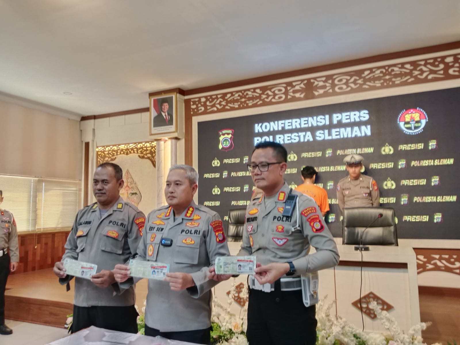 Polresta Sleman saat menggelar juma pers terkait kecelakaan yang menewaskan mahasiswa FH UGM.