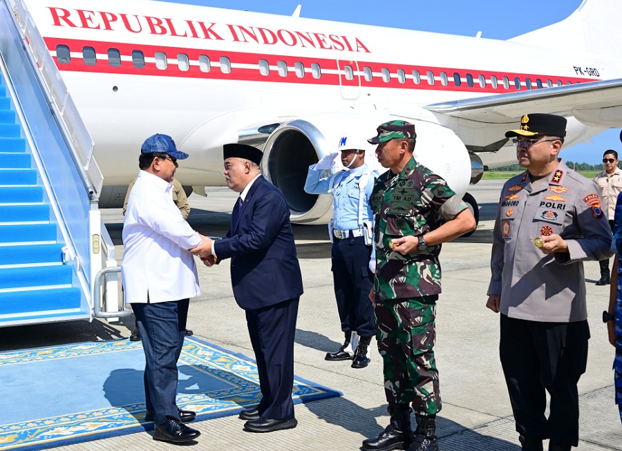 SIAGA: Wakil Gubernur DIJ Paku Alam X serta jajaran Forum Koordinasi Pimpinan Daerah (Forkopimda) saat menyambut Presiden Prabowo Subianto, Kamis (29/5/2025).