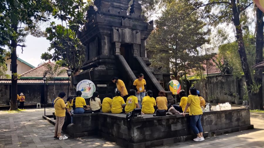 Ziarah: Candi Ganjuran sedang dikunjungi oleh peziarah dari Kalimantan Selatan