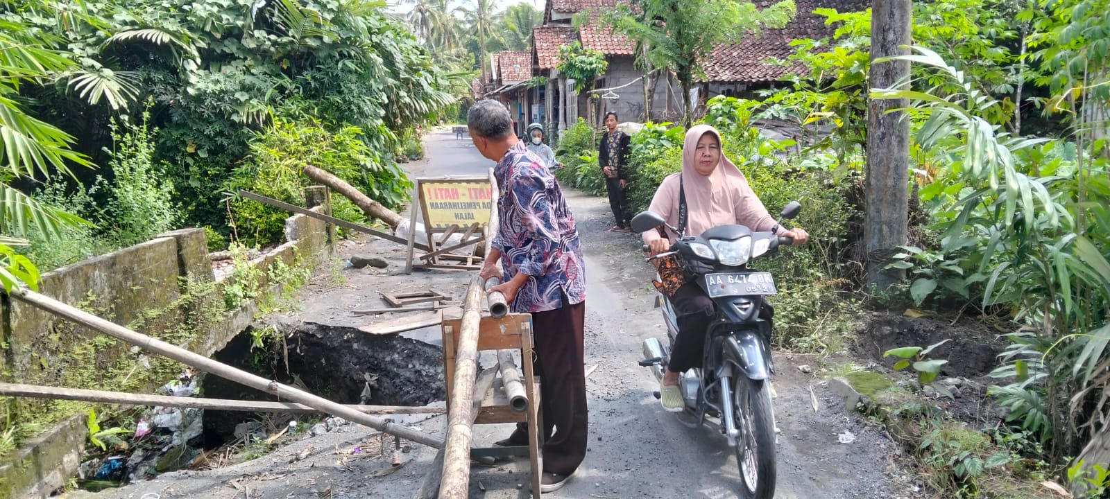 MEMPRIHATINKAN: Begini kondisi jembatan penghubung antardesa di lereng Gunung Merapi, Desa Kamongan, Srumbung.