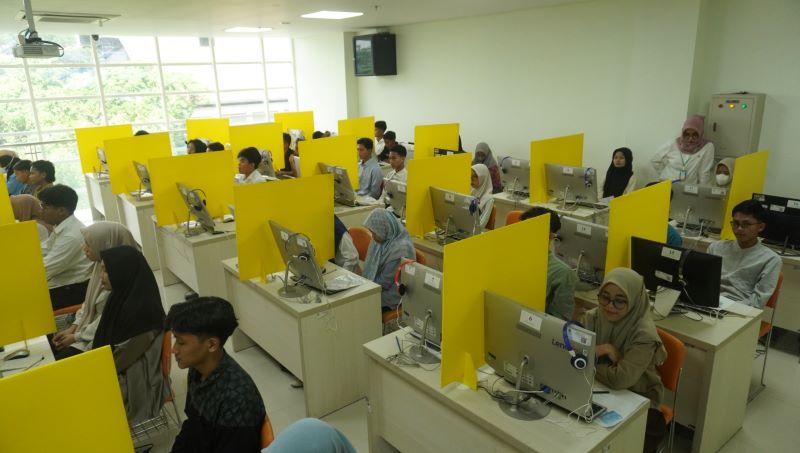 Para peserta yang mengikuti tes UM-PTKIN di UIN Sunan Kalijaga Jogjakarta.