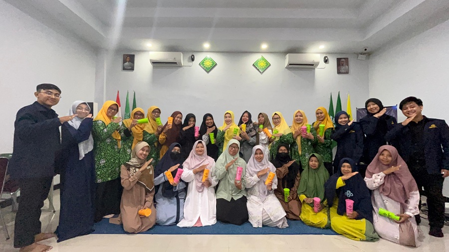 INOVASI: Kegiatan Prodamat Mahasiswa S-2 UAD mendorong pelaku UMKM naik kelas seperti diadakan di gedung PCM Bantul baru-baru ini.