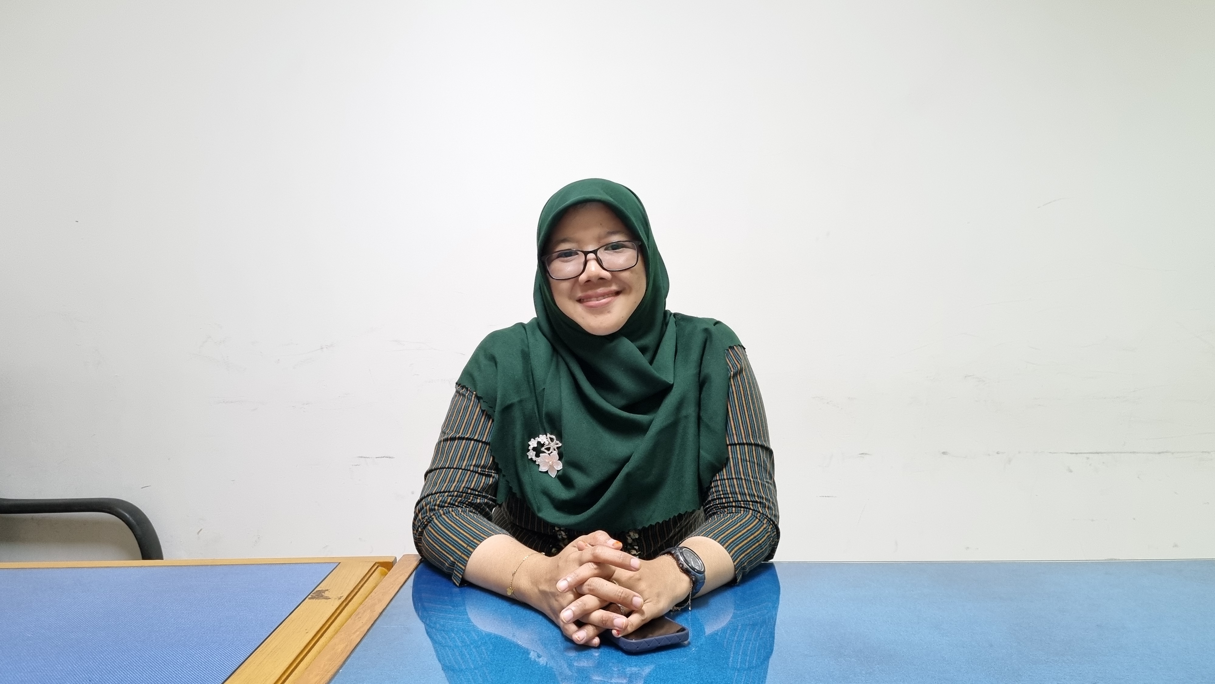 Ketua Departemen Kurikulum dan Teknologi Pendidikan, serta kaprodi Teknologi Pendidikan Fakultas Ilmu Pendidikan Universitas Negeri Yogyakarta (FIP UNY) Dr. Sisca Rahmadonna  &nbsp;