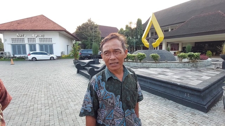 HEADSHOT: Eko Yulianto menjelaskan kekesalan warga terdampak JJLS.