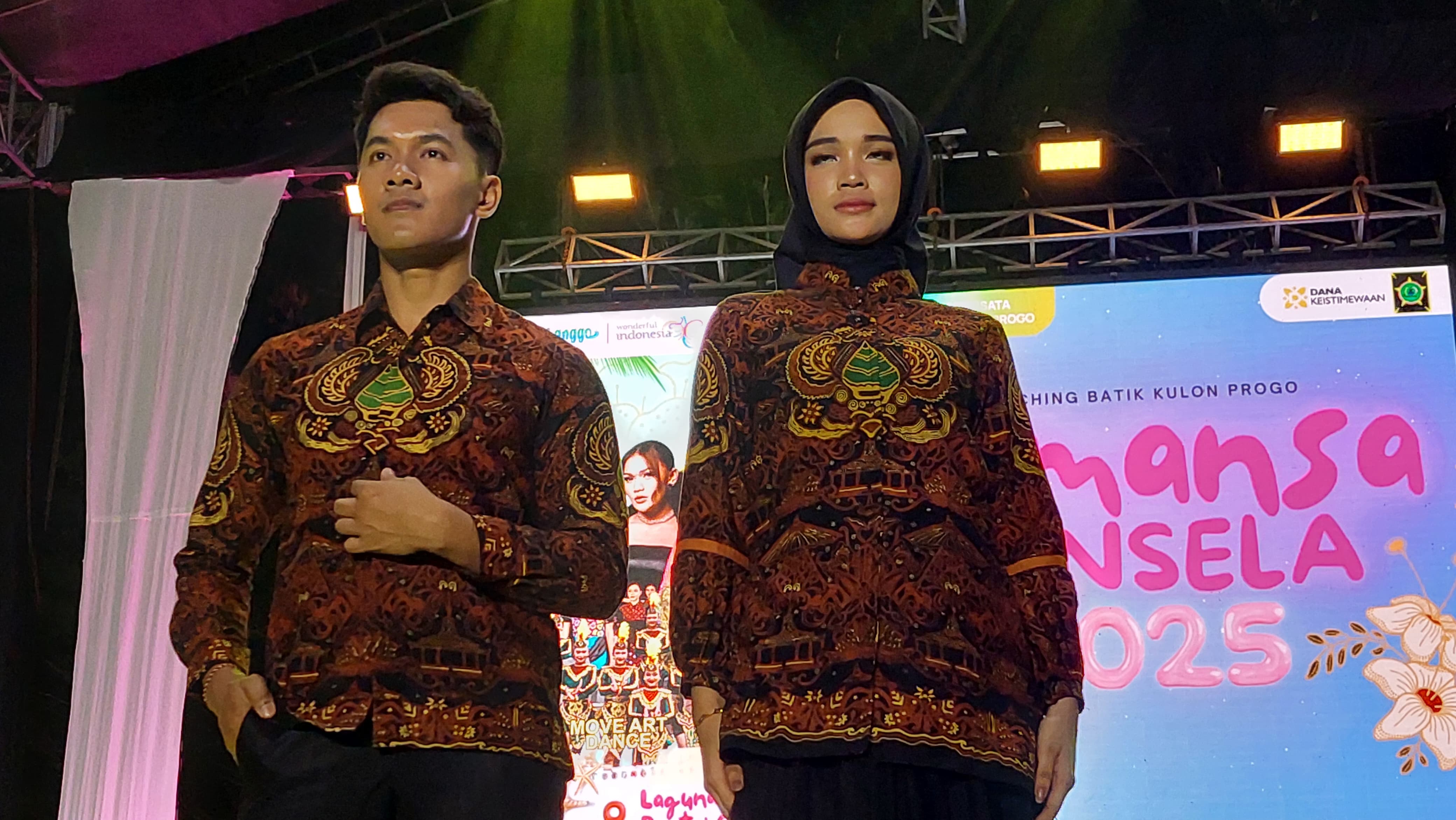 Batik Songsong Agung sebagai pakain resmi yang digunakan di kalangan instansi kedinasan Kulon Progo