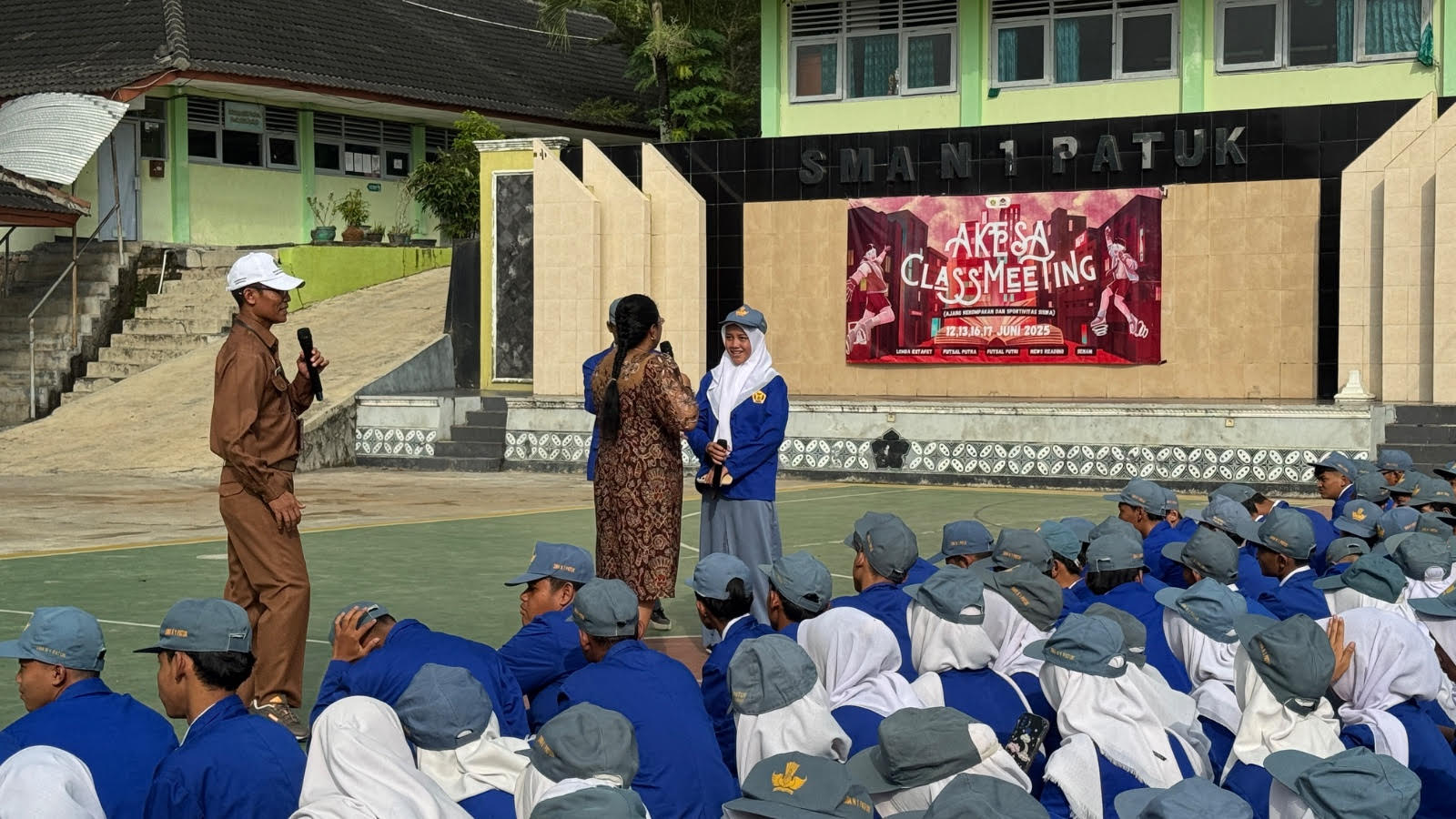 Sesi tanya jawab pada kegiatan sosialisasi Pencegahan, Pemberantasan, Penyalahgunaan dan Peredaran Gelap Narkoba (P4GN) yang digelar di SMA Negeri 1 Patuk Senin (16/6).