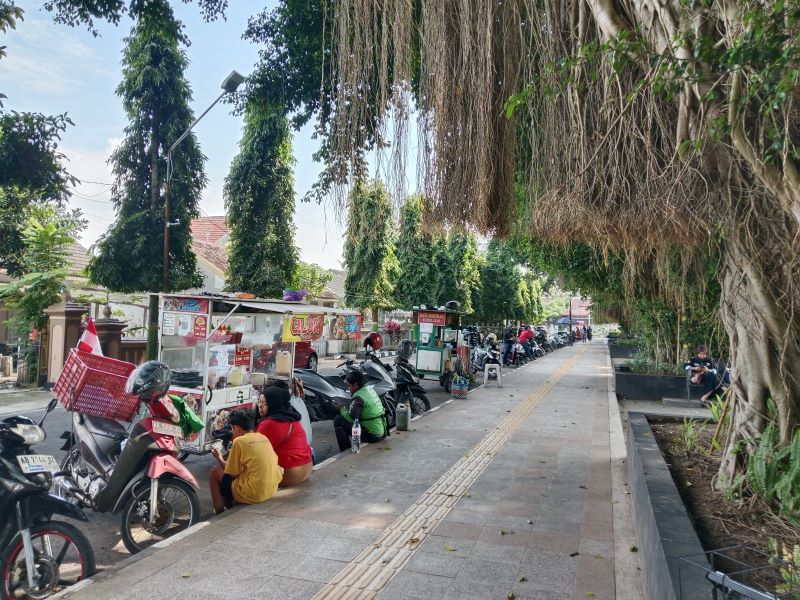 PKL di Lapangan Pemda Sleman