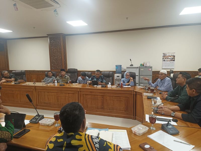 INFRASTRUKTUR: Komisi C DPRD Kabupaten Sleman rapat bersama jajaran Dinas Pekerjaan Umum, Perumahan, dan Kawasan Permukiman membahas program prioritas pembangunan fisik 2026.