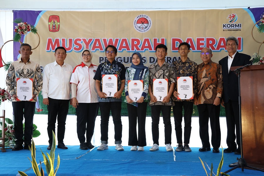 Para pengurus Pengda Pergatsi DIJ saat berfoto bersama.