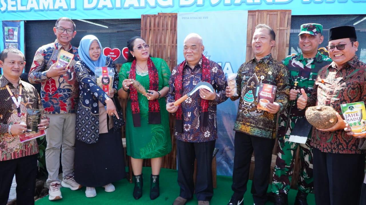 Sesi pembukaan Pekan Daerah XVII Kontak Tani Nelayan Andalan Daerah Istimewa&nbsp;Yogyakarta&nbsp;2025 di Taman Budaya Gunungkidul Rabu (18/6/2025).