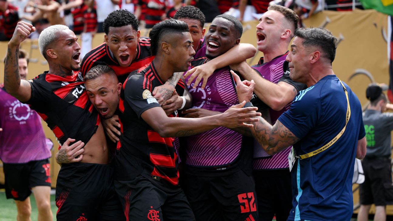 Pemain Flamengo rayakan kemenangan atas Chelsea di Piala Dunia Antarklub 2025