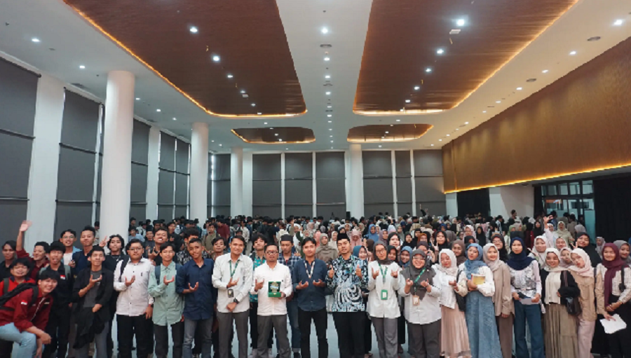 Para civitas akademika UNU Yogyakarta saat mengikuti seminar.