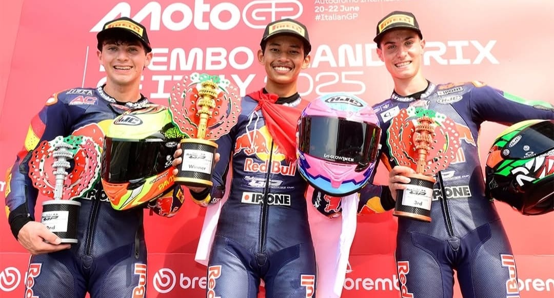 Veda Ega Pratama, pebalap asal Gunungkidul menjadi terdepan dua kali saat Red Bull Rookies Cup 2025