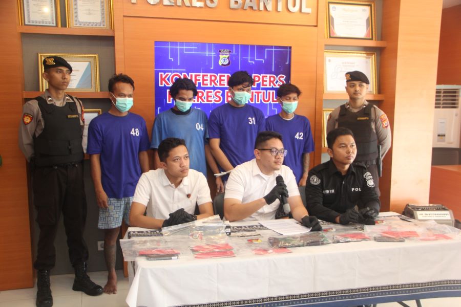 Jumpa Pers: Pengeroyokan terdahap pemuda asal Kasihan, Bantul di Polres Bantul Rabu (25/6)