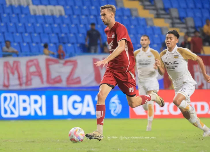 Nermin Haljeta Striker asing asal Slovenia.