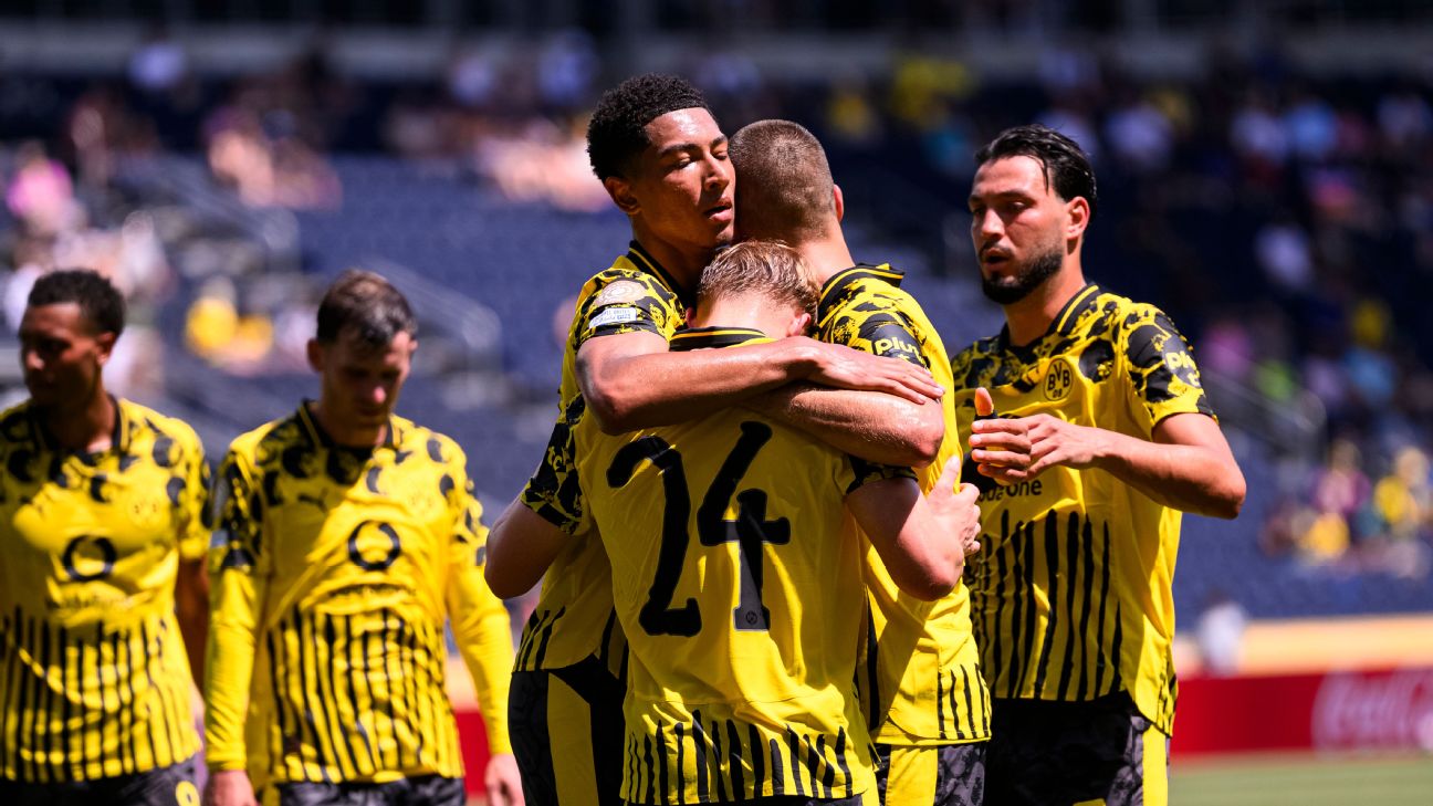 Pemain Borussia Dortmund rayakan gol Daniel Svensson ke gawang Ulsan Hyundai di Piala Dunia Antarklub 2025