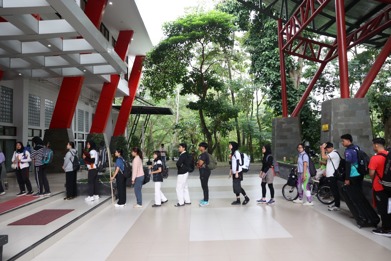UNGGUL BERPRESTASI: Calon mahasiswa baru UGM mengikuti seleksi Jalur Penelusuran Bibit Unggul Berprestasi (PBUB) 2025.