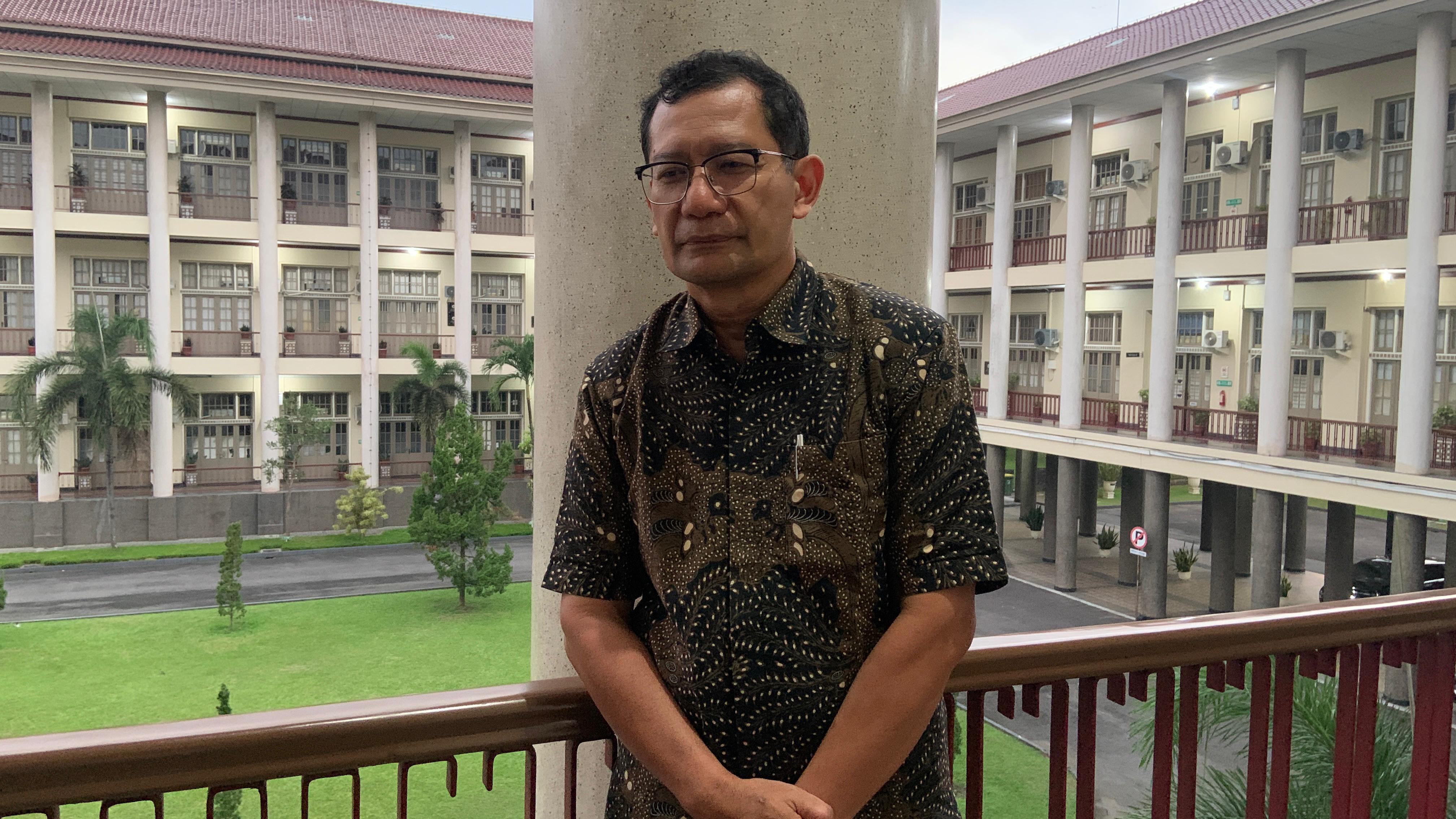 Direktur Pengabdian kepada Masyarakat (DPKM) UGM Dr. dr. Rustamadji
