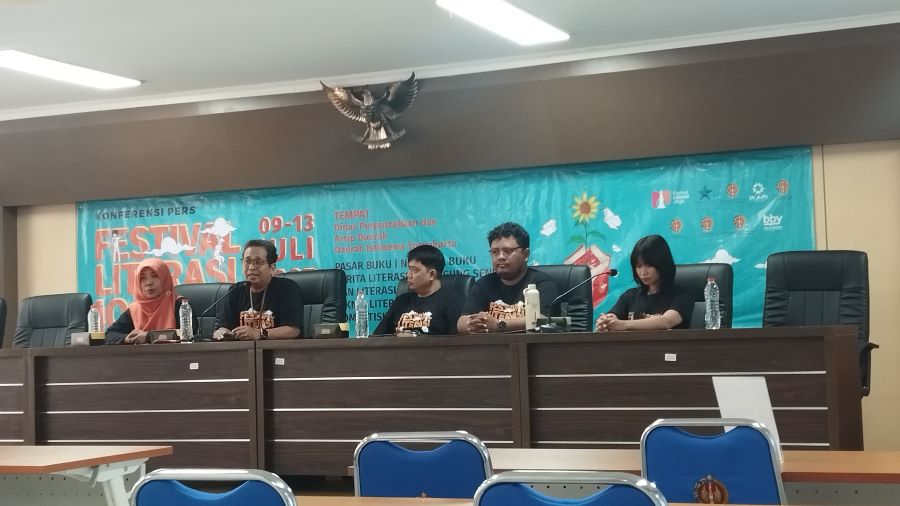 PEMAPARAN ACARA: Konferensi Pers Festival Literasi Jogja 2025 yang bertempat di Dinas Perpustakaan dan Arsip Daerah (DPAD) DIY gedung Depo, Selasa (2/7)
