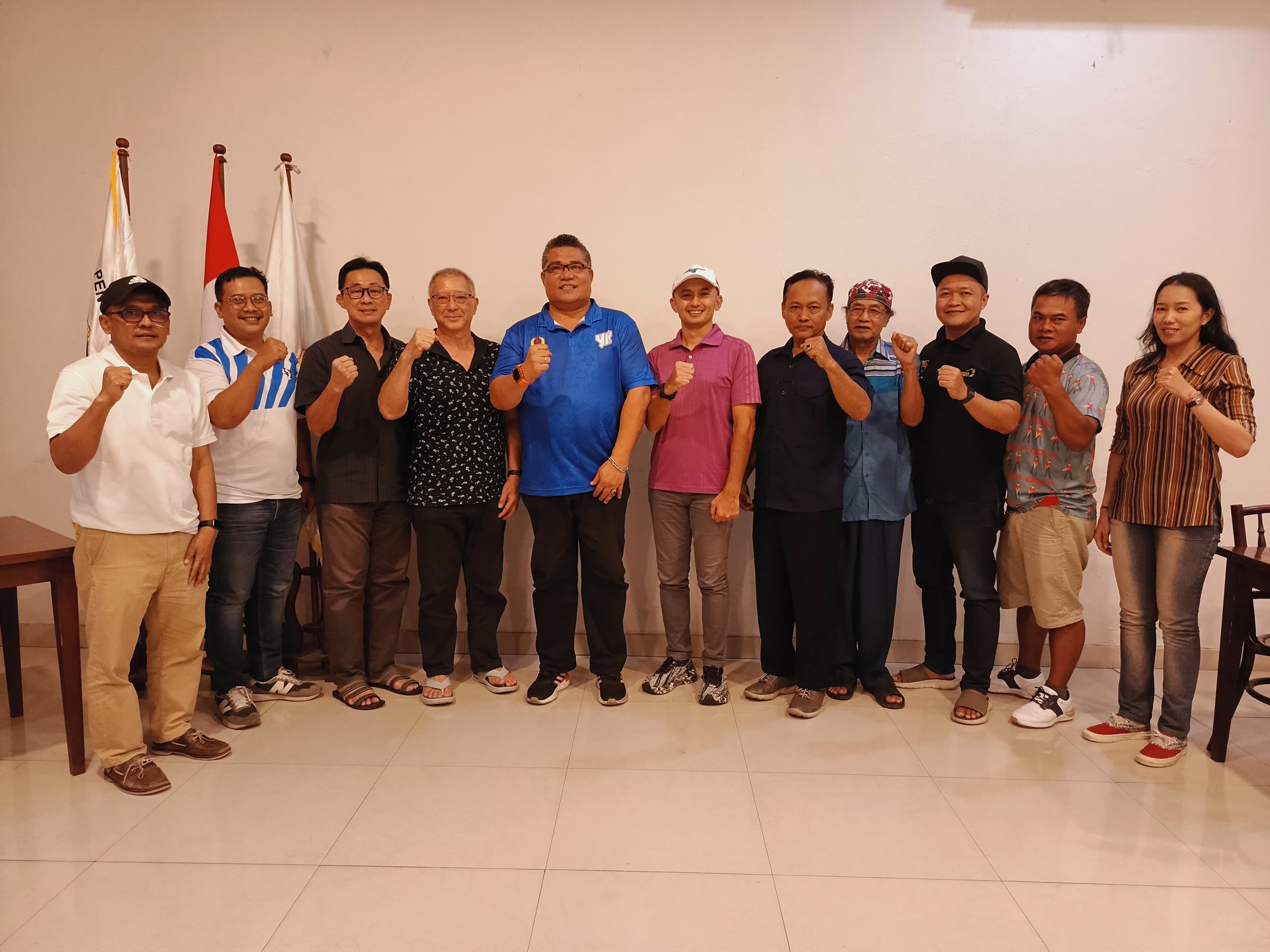 KOMPAK: Kabid Pembinaan Organisasi KONI Kota Jogja Rino Pattiasina bersama pengurus Pengkot PGI Kota Jogja.