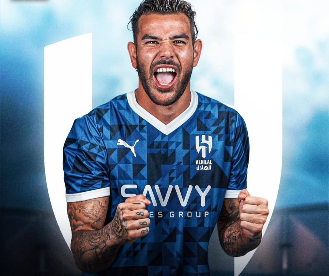 Theo Hernandez resmi menjadi bagian dari skuad Al Hilal setelah didatangkan dari AC Milan