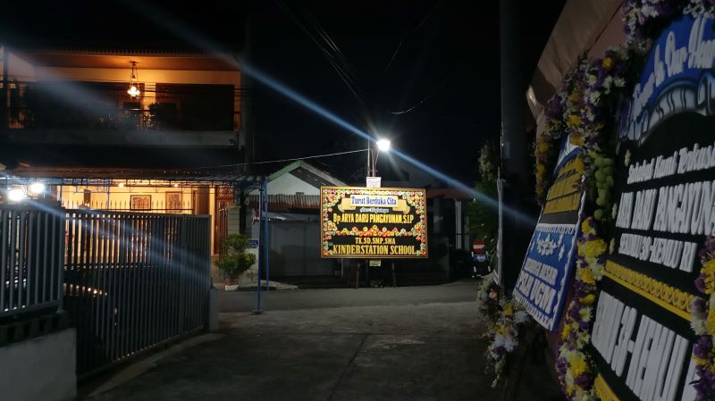 LENGANG: Situasi rumah duka Arya Daru Pangayunan di Jalan Munggur Nomor 6, Jomblang, Janti, Banguntapan, Bantul pada Selasa (8/7/2025).