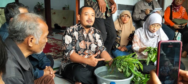 TELITI: Para petani dari berbagai kecamatan mengikui bimtek pembuatan biosaka di Desa Sukorejo, Tegalrejo, Kabupaten Magelang Rabu (9/7).