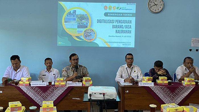 SEMAKIN OPTIMAL: Plt Kabag Pengadaan Barang dan Jasa Kabupaten Bantul Sunarto berharap Pemerintah Kalurahan Murtigading bisa optimal dalam memanfaatkan E-purchasing untuk PBJ saat sosialisasi PBJ.