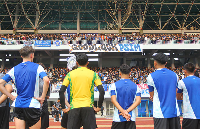 Sejumlah pemain PSIM Jogja mengikuti sesi latihan perdana usai promosi ke Liga 1, di Stadion Mandala Krida, Kota Jogja, Rabu 1 Juli 2025.