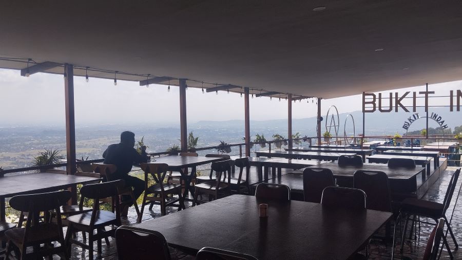 Resto Bukit Indah lokasi tanah kas desa diduga dikorupsi oleh Lurah Srimulyo Wajiran