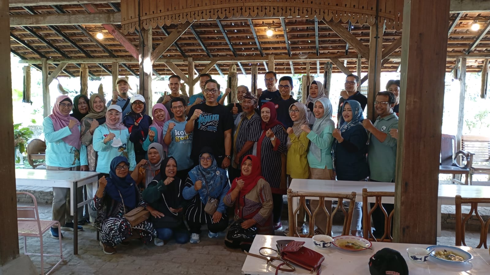Wakil Wali Kota Jogja Wawan Harmawan saat mengisi kegiatan talkshow bersama masyarakat dan pelaku wisata Kotagede di Peken Klangenan, Jumat (11/7/2025).