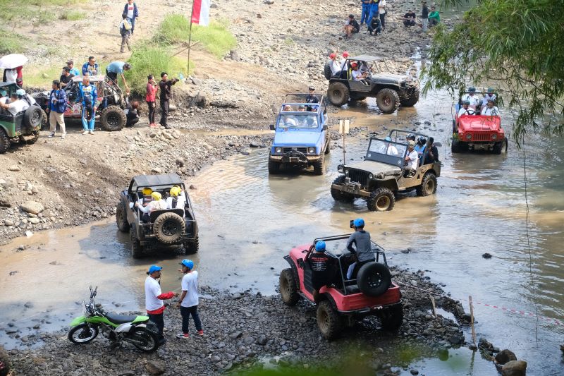 SERU: TKL Ecopark kini memiliki wisata baru yang menantang, yakni wisata jip dan memacu adrenalin.