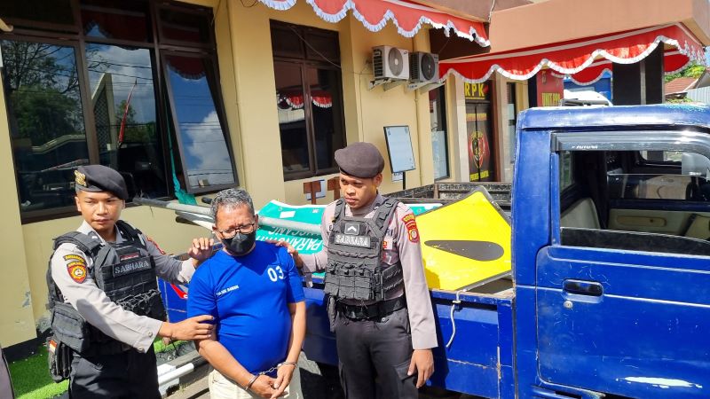 DICOKOK: Tersangka pencurian rambu-rambu dan baliho saat dihadirkan di Mapolres Bantul Rabu (16/7).