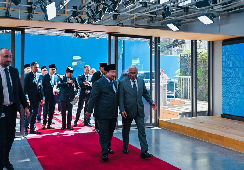 Presiden RI Prabowo Subiantio saat bertemu dengan Presiden Dewan Eropa Ant&oacute;nio Costa dalam lawatan kenegaraan ke Belgia.