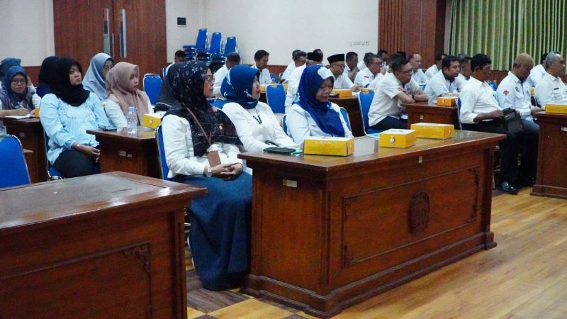 ASN, perangkat desa, dan KIM di lingkungan Pemkab Gunungkidul saat mengikuti edukasi soal keuangan oleh OJK DIY Rabu (16/7).