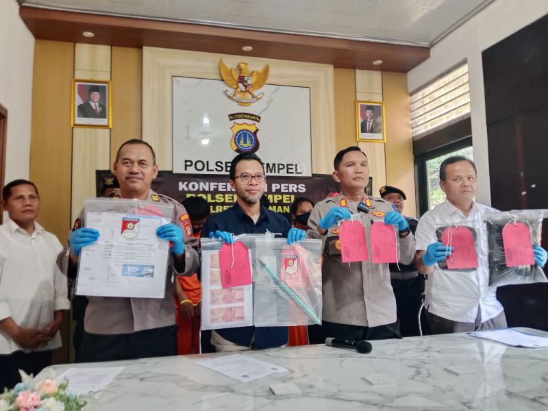 Ungkap kasus penggunaan uang palsu oleh Polsek Tempel Rabu (16/7).