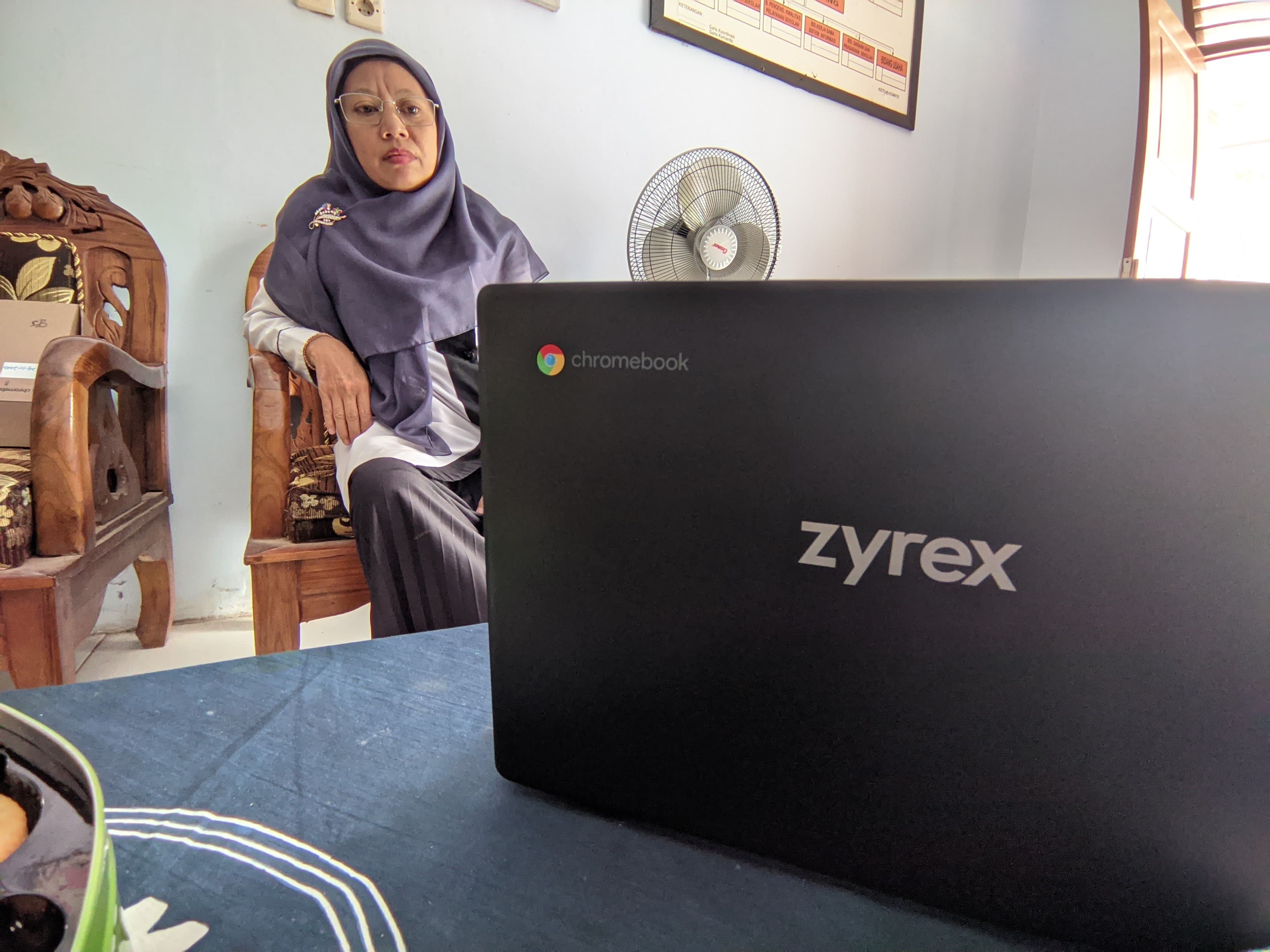 Keyboard dan Baterai Chromebook&nbsp;Bantuan Kemendikbudristek di Kulon Progo&nbsp;Rusak