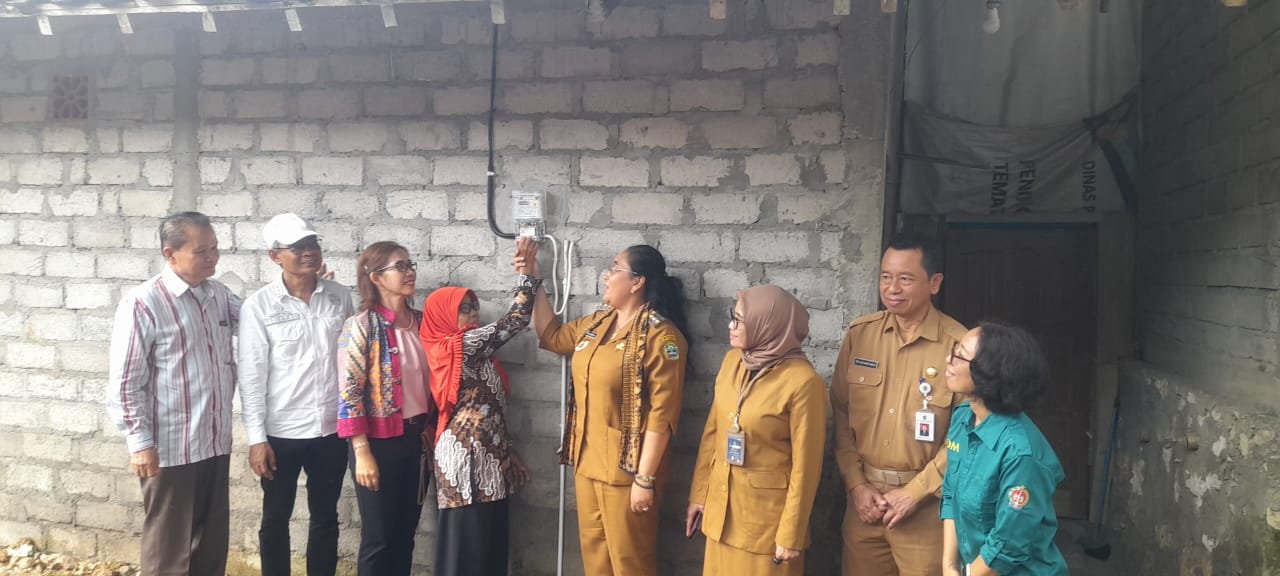 ASTA CITA PRESIDEN RI: Kepala Dinas PUPESDM DIY Anna Rina Herbranti  dan Bupati Gunungkidul Endah Subekti Kuntariningsih saat peluncuran program pembangunan sambungan rumah melalui Gerakan URUPKE