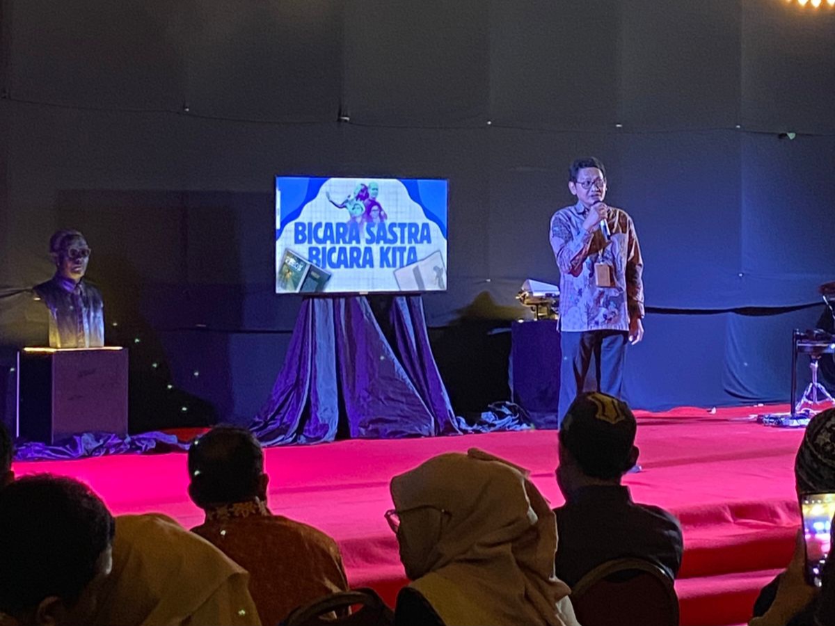 Kepala Museum BPK RI saat memberi sambutan sebelum program Bicara Sastra, Bicara Kita dimulai, Rabu malam (16/7).  &nbsp;