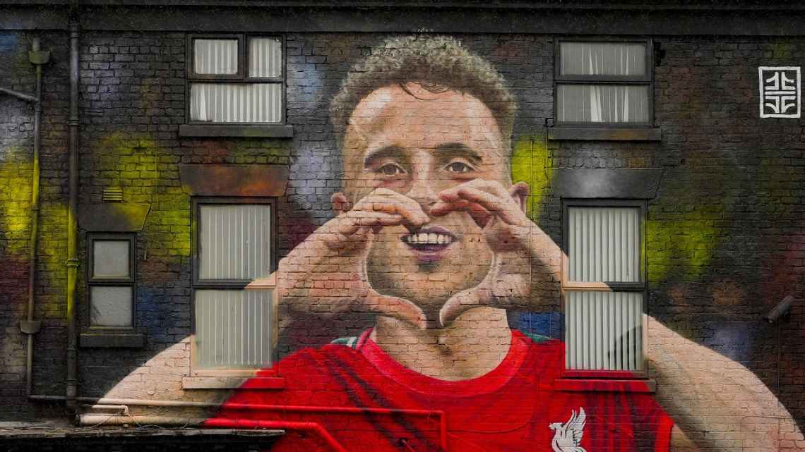 Mural Diogo Jota didekat Anfield Stadium