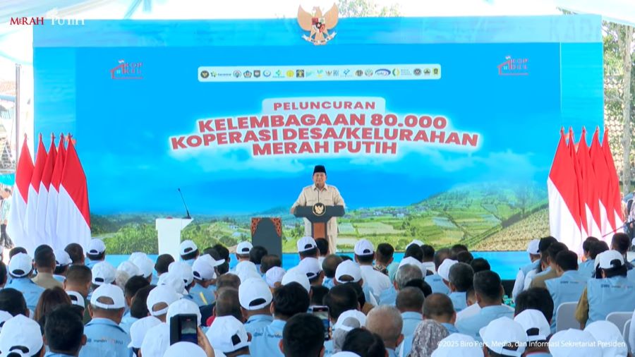 Presiden Prabowo Subianto dalam peluncuran Koperasi Desa/Kelurahan Merah Putih di Desa Bentangan, Wonosari, Kabupaten Klaten, Jawa Tengah