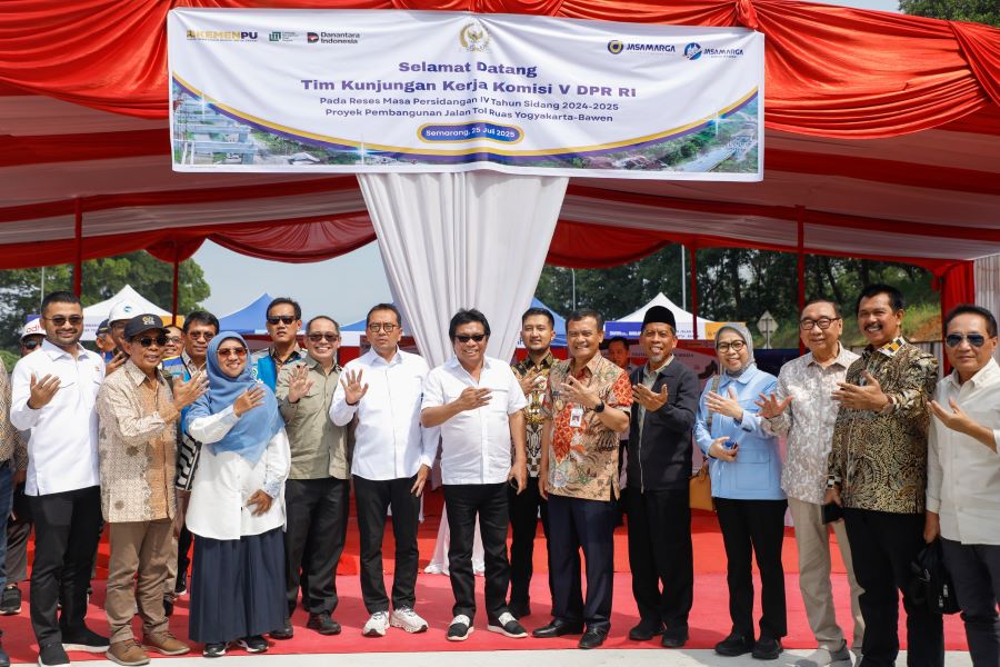 Gubernur Jawa Tengah, Ahmad Luthfi mendampingi kunjungan kerja Komisi V DPR RI