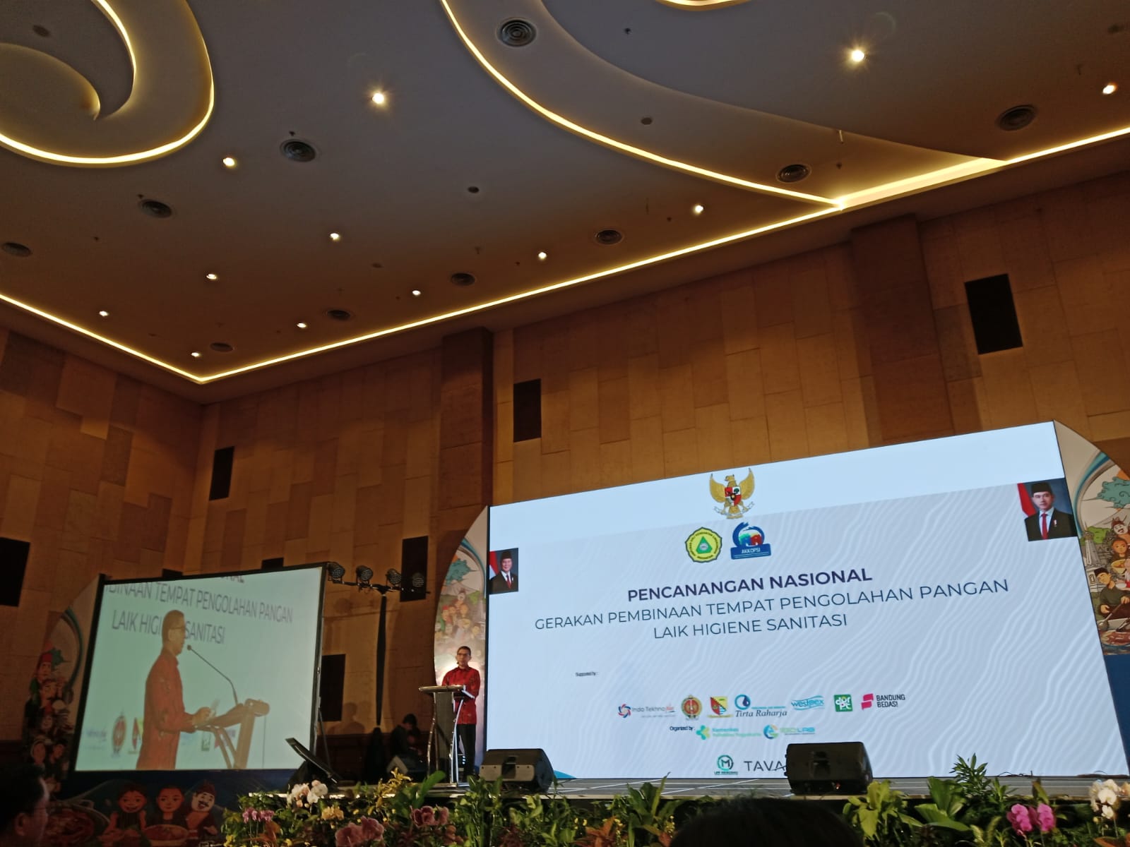 KOMITMEN: Pencanangan Nasional Gerakan Pembinaan Tempat Pengolahan Pangan Laik Higiene Sanitasi (PN-GPTPP-LHS) diselenggarakan oleh HAKLI dan AKKOPSI  Sabtu (26/7).